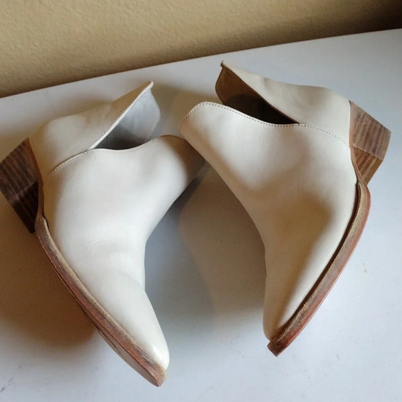 Free People Women's Ecru Charm Double V Leather Ankle Boot Sz 37 (6.5-7)-Boho - Picture 9 of 10